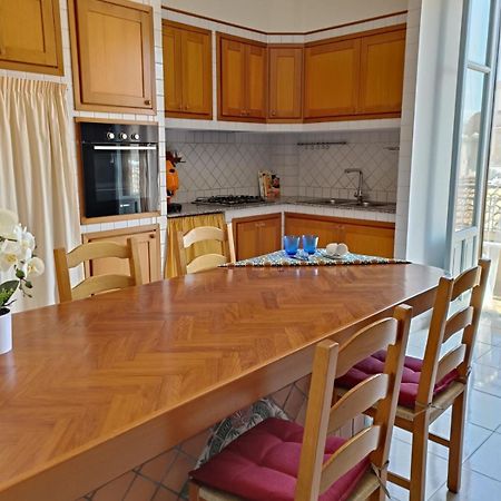 Casa Vacanze Zafarana Санта-Флавія Екстер'єр фото